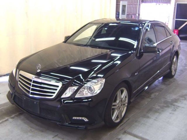 70018 Mercedes benz E class 212047C 2011 г. (TAA Tohoku)